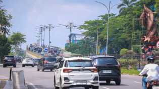 Pemko Pekanbaru Gencar Tertibkan Tiang Reklame Tak Berizin