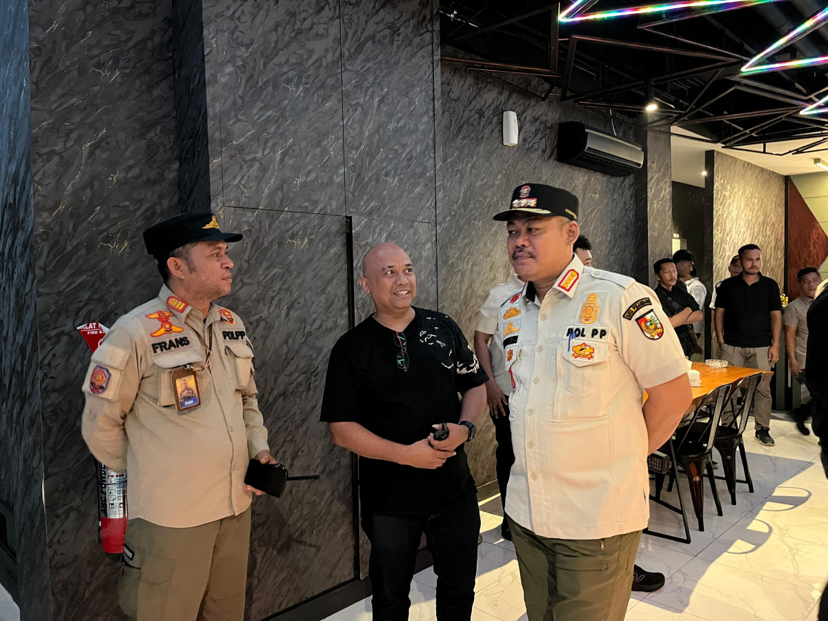 Jangan Sampai Ganggu Ketertiban, Satpol PP Bersama Aparat Gabungan dan DPRD Pekanbaru Sidak Hiburan Malam