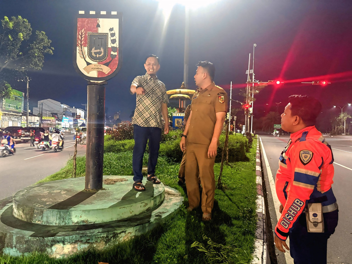 Wali Kota Pekanbaru Tinjau Monumen Payung, Dorong Partisipasi Warga Jaga Estetika Kota
