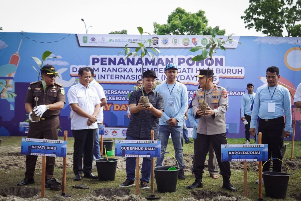 May Day di Riau Diisi Penanaman Pohon, Kolaborasi Jaga Lingkungan