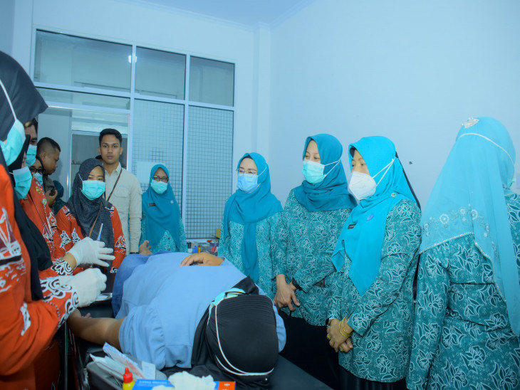 HKG PKK Ke-53 Tahun 2025, TP PKK Kab. Kampar Laksanakan Kegiatan Skrining Kanker Seviks Dan Pelayanan KB Gratis