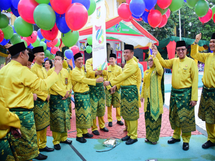 Upacara Peringatan Hari Jadi Kampar ke 76, Bupati Ahmad Yuzar Paparkan Capaian Program Prioritas