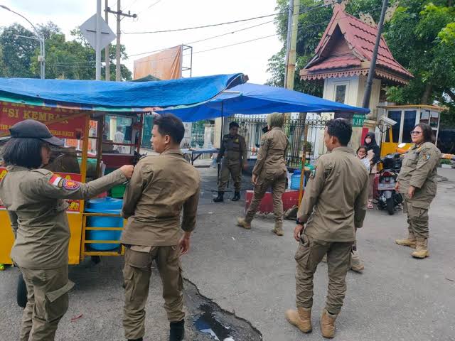 Satpol PP Pekanbaru Imbau PKL Tertib, Dilarang Berjualan di Trotoar dan Fasilitas Umum
